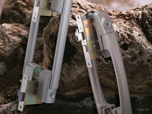 Замок с Нажимной и Толкающей Офисной Ручкой Скобой