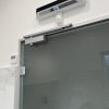 Дотягувач рейковий слайдовийна скляні двері NHN400