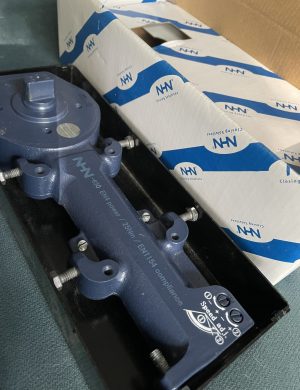 Доводчик напольный маятниковый NHN-650 качающихся дверей. Підлоговий механізм закриття зачинення дверей. Double action floor spring door closer