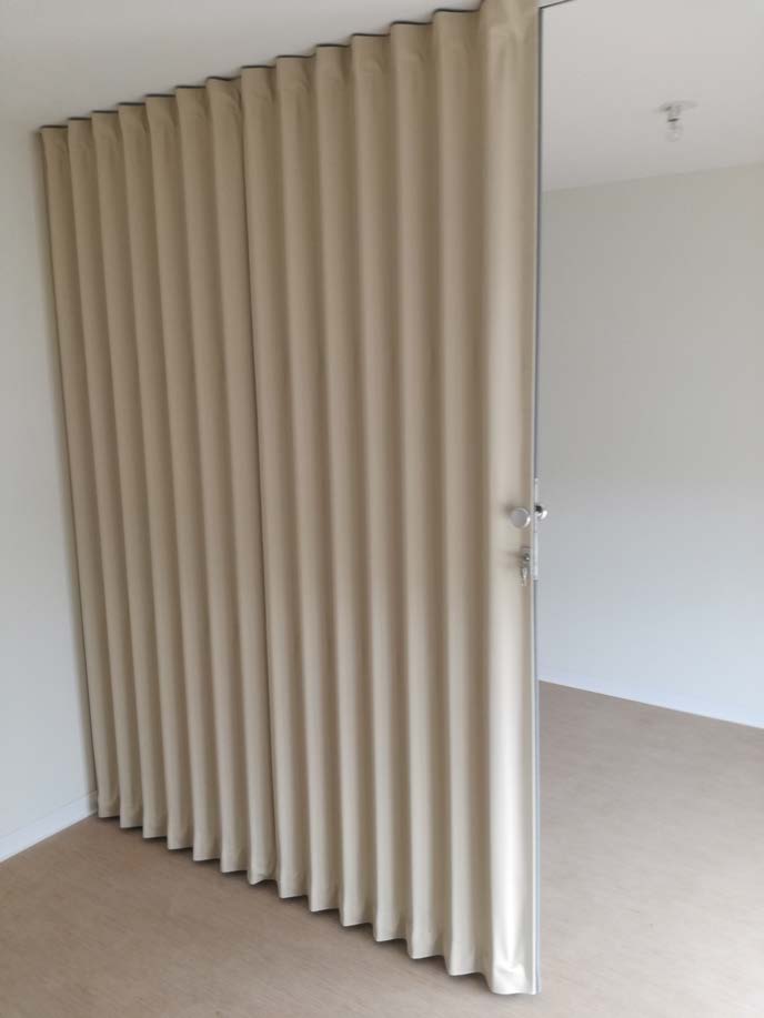 Перегородка Гармошка Штора Винилова Текстиль Folding Flex Fabric Vinyl Partition Algaflex Haro Wall