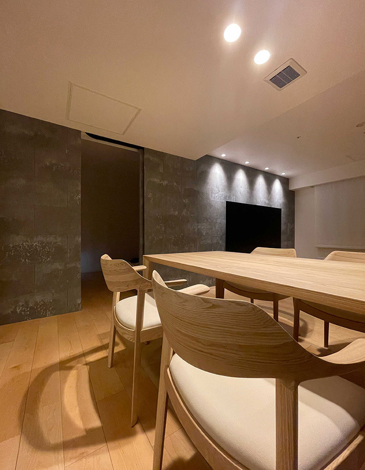 Cистема раздвижных сдвижных дверей Coplanar-Flush-Lateral-Sliding-Concealed-Hidden-Door-System-Sugatsune-MFU1200 Cкрытая копланарная система раздвижных сдвижных дверей с доводчиком плавным закрыванием Lateral Flush Sliding Door System MFU1200 Sugatsune MonoFlatUnison