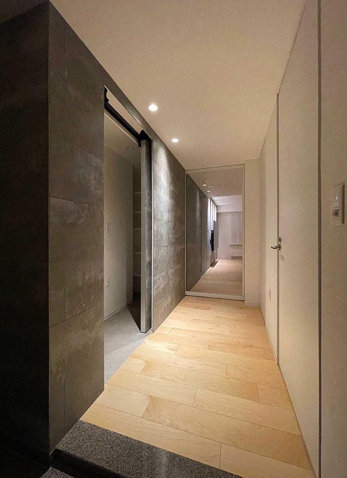 Cистема раздвижных сдвижных дверей Coplanar-Flush-Lateral-Sliding-Concealed-Hidden-Door-System-Sugatsune-MFU1200 Cкрытая копланарная система раздвижных сдвижных дверей с доводчиком плавным закрыванием Lateral Flush Sliding Door System MFU1200 Sugatsune MonoFlatUnison