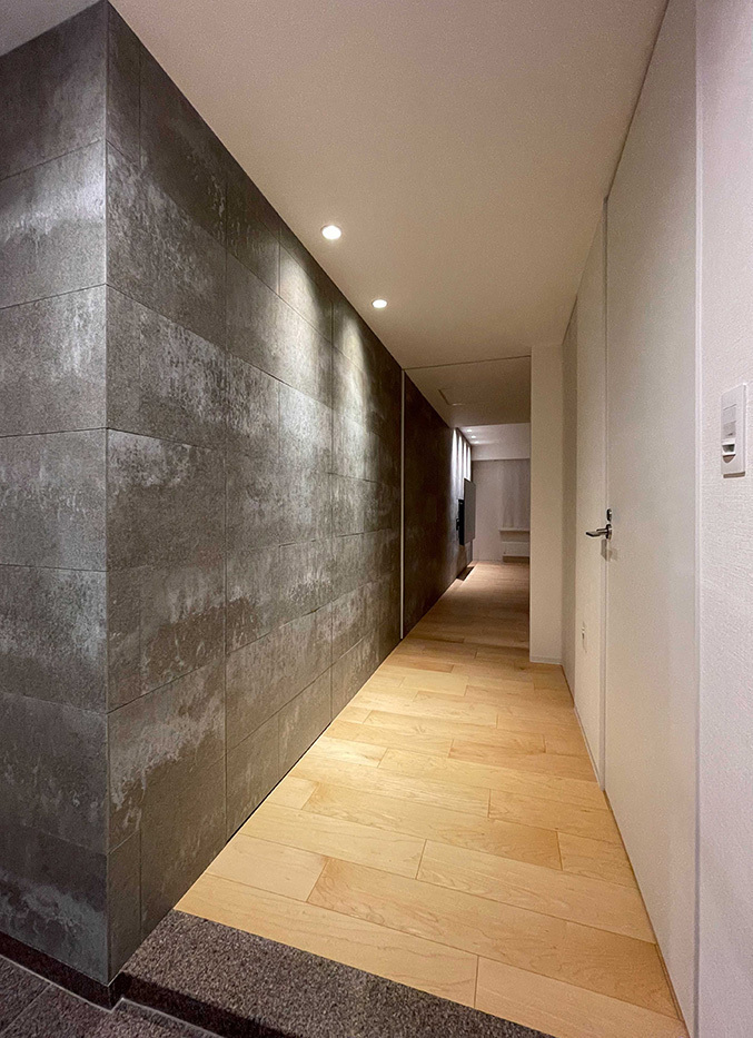 Cистема раздвижных сдвижных дверей Coplanar-Flush-Lateral-Sliding-Concealed-Hidden-Door-System-Sugatsune-MFU1200 Cкрытая копланарная система раздвижных сдвижных дверей с доводчиком плавным закрыванием Lateral Flush Sliding Door System MFU1200 Sugatsune MonoFlatUnison