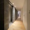 Cистема раздвижных сдвижных дверей Coplanar-Flush-Lateral-Sliding-Concealed-Hidden-Door-System-Sugatsune-MFU1200 Cкрытая копланарная система раздвижных сдвижных дверей с доводчиком плавным закрыванием Lateral Flush Sliding Door System MFU1200 Sugatsune MonoFlatUnison