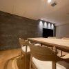 Cистема раздвижных сдвижных дверей Coplanar-Flush-Lateral-Sliding-Concealed-Hidden-Door-System-Sugatsune-MFU1200 Cкрытая копланарная система раздвижных сдвижных дверей с доводчиком плавным закрыванием Lateral Flush Sliding Door System MFU1200 Sugatsune MonoFlatUnison